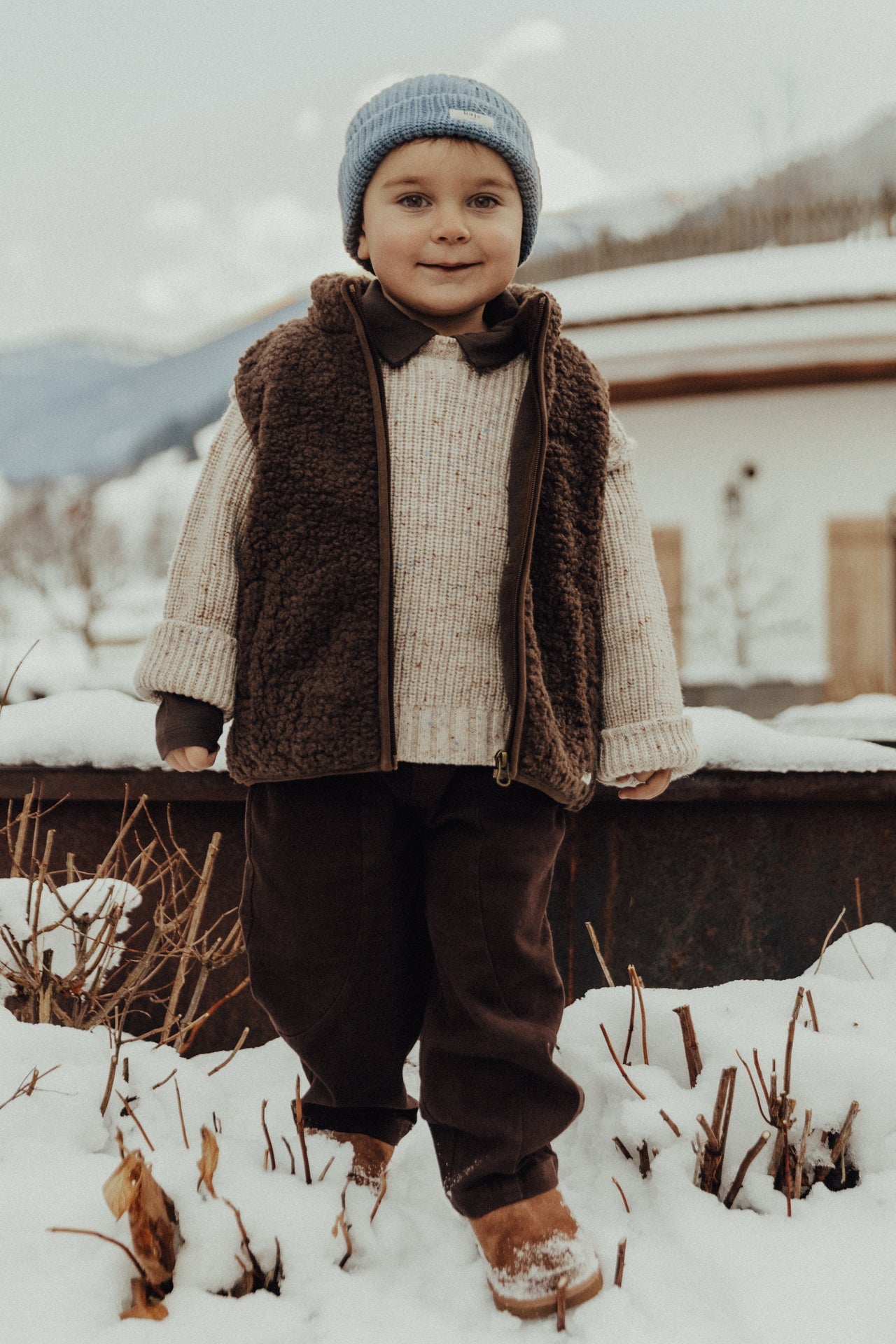Baje Studio Bodywarmer Myso - Brown choco - hatshoe